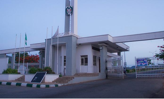 Hommage à Yakubu Gowon : L'U...